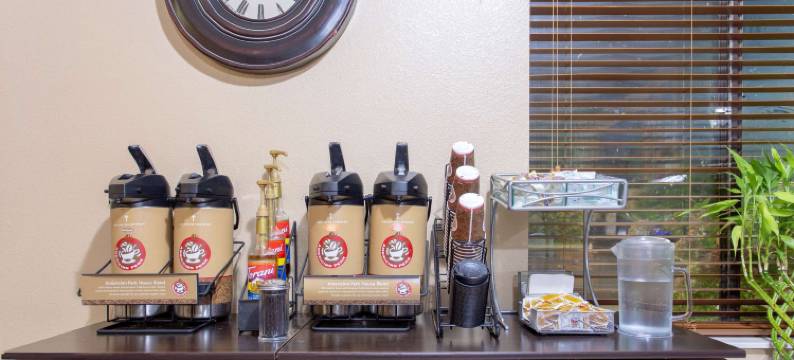 布莱克里弗福尔斯美吟温德姆酒店(AmericInn by Wyndham Black River Falls I-94 on ATV Trail)图片