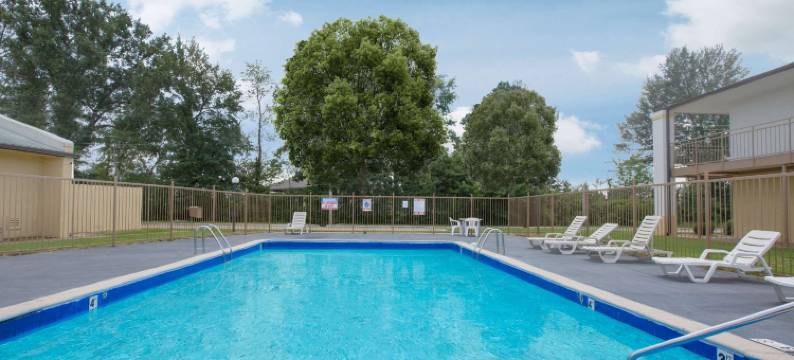 布林克利速8酒店(Super 8 by Wyndham Brinkley)图片