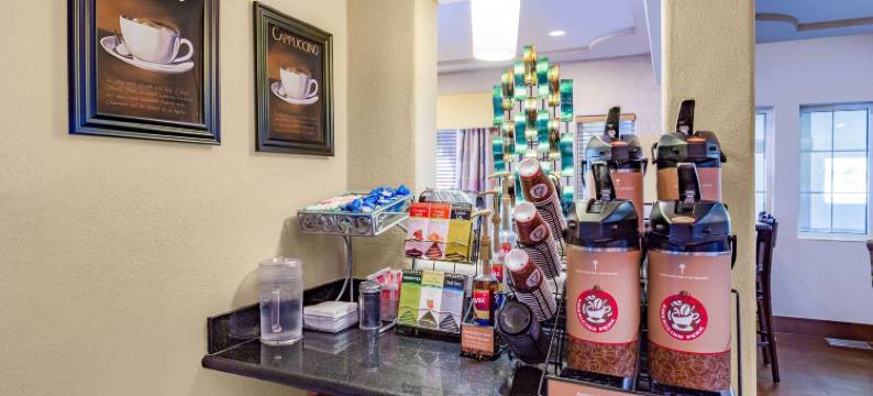 德梅因机场美吟温德姆酒店(AmericInn by Wyndham des Moines Airport)图片