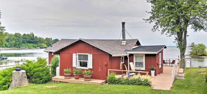 海湾前的红溪度假租赁处，带船坞！(Bayfront Red Creek Vacation Rental w/ Boat Dock!)图片