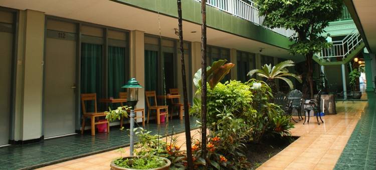 酒店三重奏(Hotel Trio)图片