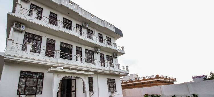 OYO 18272 兰波达尔酒店(Hotel Lambodar)图片