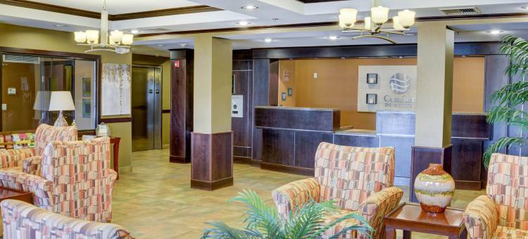 拉塞尔维尔I-40舒适套房酒店(Comfort Inn & Suites Russellville I-40)图片