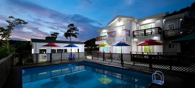 庆州Tohamsanrock度假屋(Gyeongju Tohamsan Rock Bed and Breakfast & Glamping)图片