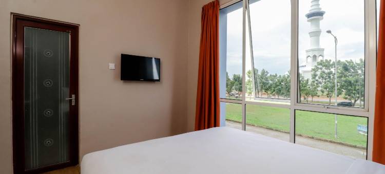 丹绒温仓布利茨酒店(Blitz Hotel Batam Near Sultan Mahmud Ri'Ayat Shah)图片