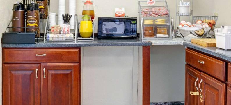 克拉克斯维尔东速8酒店(Super 8 by Wyndham Clarksville East)图片