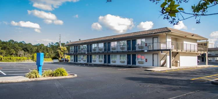 奥兰多6号基西米正门东汽车旅馆(Motel 6 Kissimmee, FL - Orlando)图片