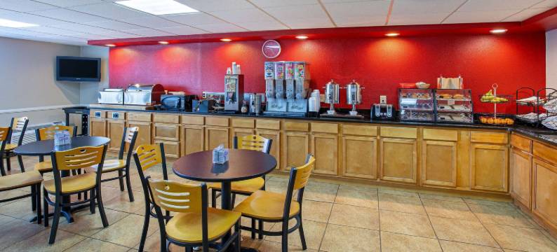 博林格林温德姆华美达酒店(Ramada by Wyndham Bowling Green)图片