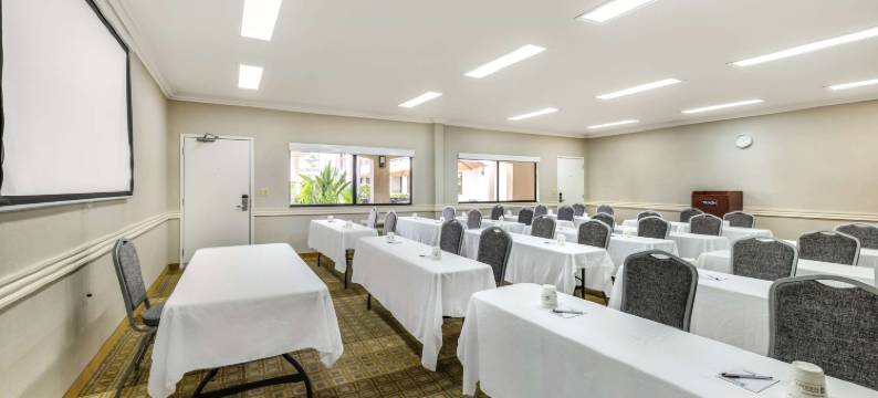 橘子镇机场北部贝斯特韦斯特优质酒店(Best Western Plus Orange County Airport North)图片