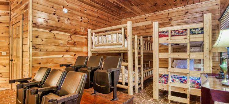 Swimming in Paradise图片