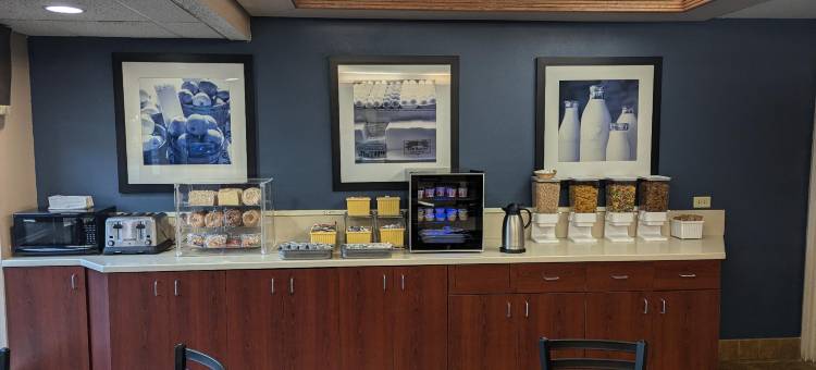 法戈温德姆戴斯酒店(Days Inn by Wyndham Fargo)图片