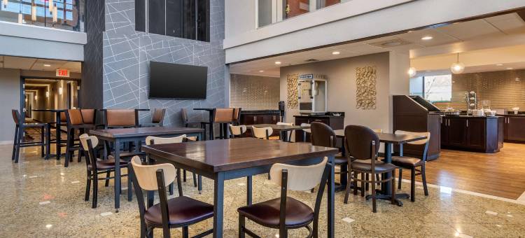 亚特兰大机场德鲁里套房酒店(Drury Inn & Suites Atlanta Airport)图片