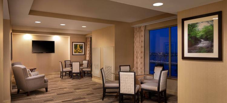 路易斯维尔河滨喜来登酒店(Sheraton Louisville Riverside Hotel)图片