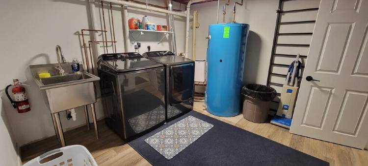 Lavish Renovated Lake Home on Shamineau - Highly Rated!图片