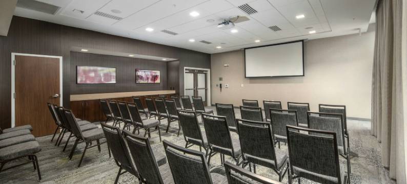 拉塞尔维尔万豪万怡酒店(Courtyard Russellville)图片