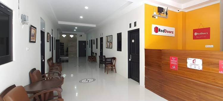 红多兹伊斯兰酒店-近梭罗广场购物中心(RedDoorz Syariah Near Solo Square Mall)图片