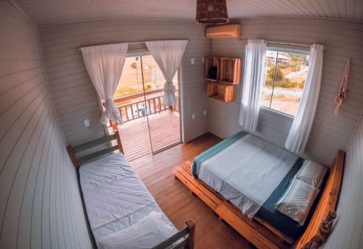 Franca's House - Piscina - Praia do Rosa Hotel Overview