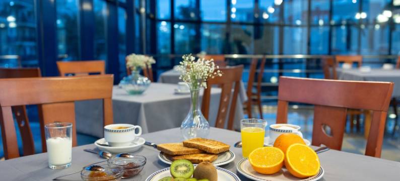 西贝雷斯海滩酒店(Hotel Cibeles Playa)图片