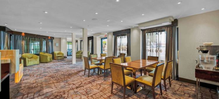 安德森温德姆呗盟套房酒店(Baymont by Wyndham Anderson)图片