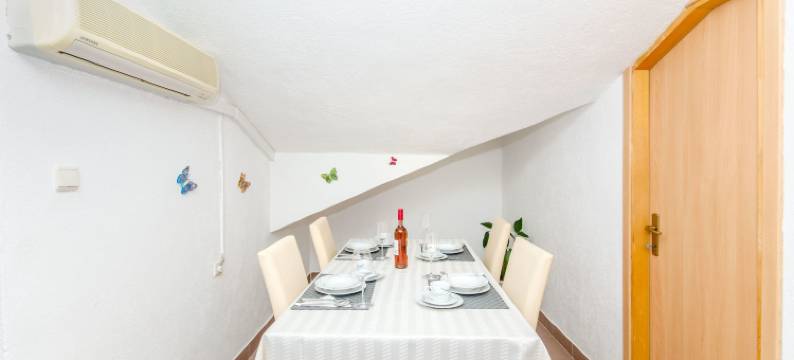 那波里公寓(Apartments and Room Napoli)图片