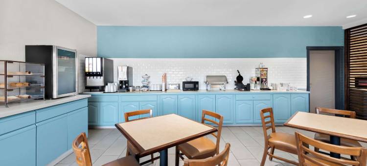 堪萨斯托皮卡西丽怡酒店(Country Inn & Suites by Radisson, Topeka West, KS)图片