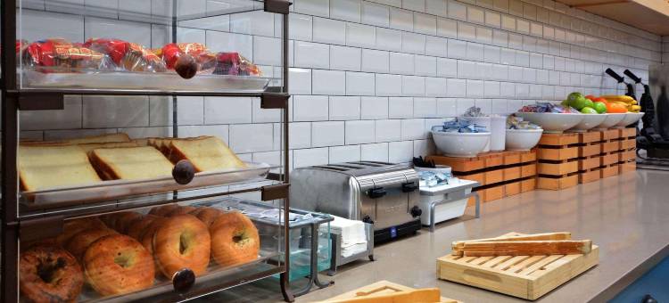 西阿什维尔比尔特莫附近丽笙乡村套房酒店(Country Inn & Suites by Radisson, Asheville West Near Biltmore)图片