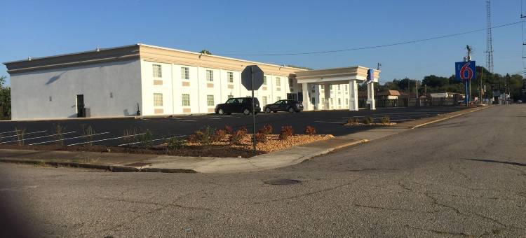 6Ft李彼得博格汽车旅馆(Motel 6 Petersburg, VA - Fort Lee)图片