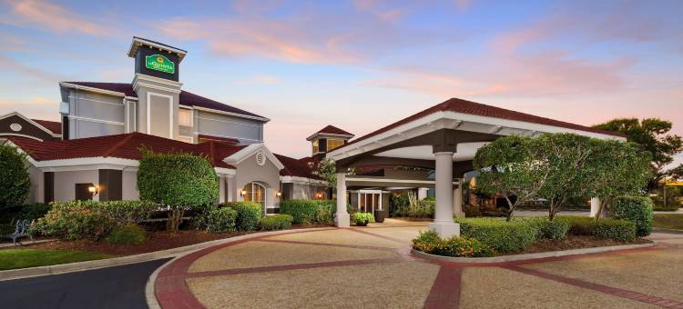 默特尔比奇百老汇区拉昆塔温德姆套房酒店(La Quinta Inn & Suites by Wyndham Myrtle Beach Broadway Area)图片