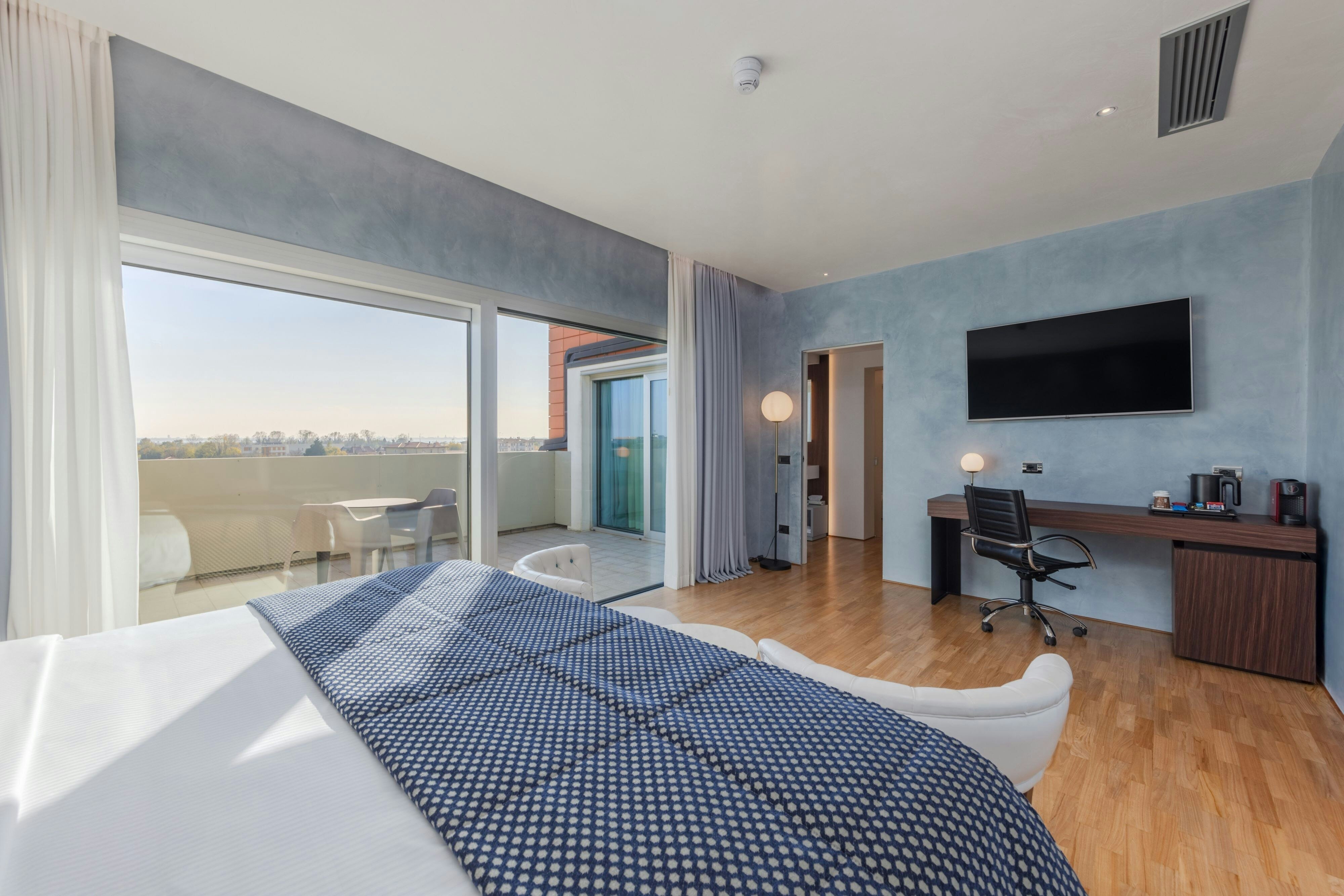 Courtyard Venice Airport Over view