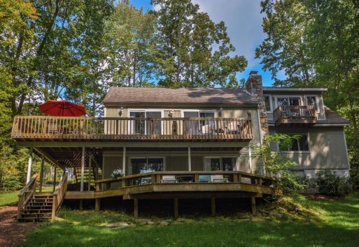 Donnas Choice Hotel Overview