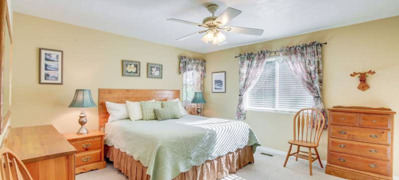 距洛根市中心5英里：带露台的风景度假屋(5 Mi to Downtown Logan Scenic Retreat with Patio)图片