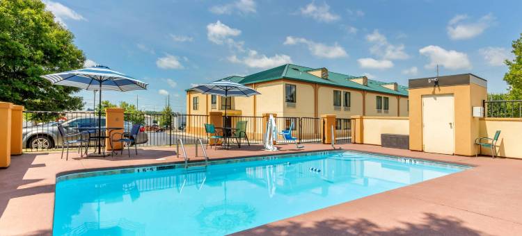 奥本校园区I-85凯艺酒店(Quality Inn Auburn Campus Area I-85)图片