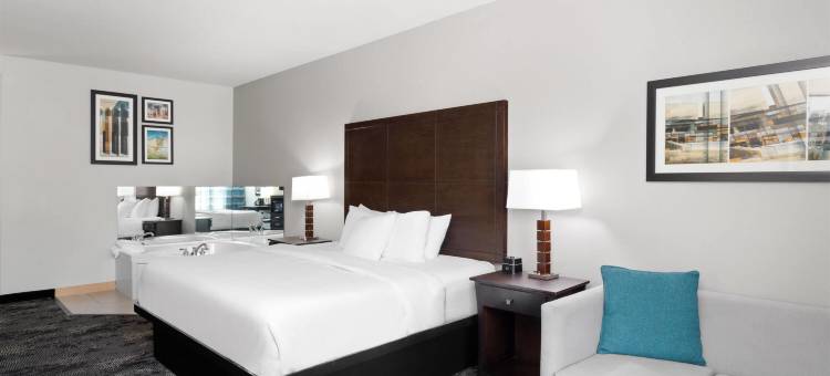 哥伦布爱丁堡拉昆塔温德姆套房酒店(La Quinta Inn & Suites by Wyndham Columbus - Edinburgh)图片