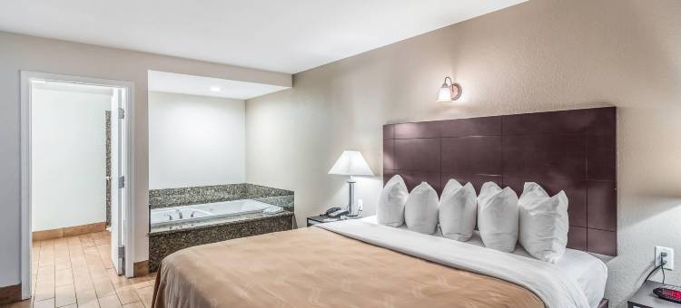 贝克斯菲尔德市区附近凯艺套房酒店(Quality Inn & Suites Near Downtown Bakersfield)图片