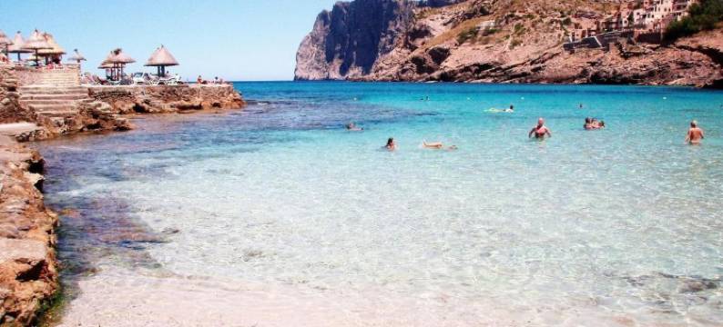 Traditional Charm with Private Pool图片