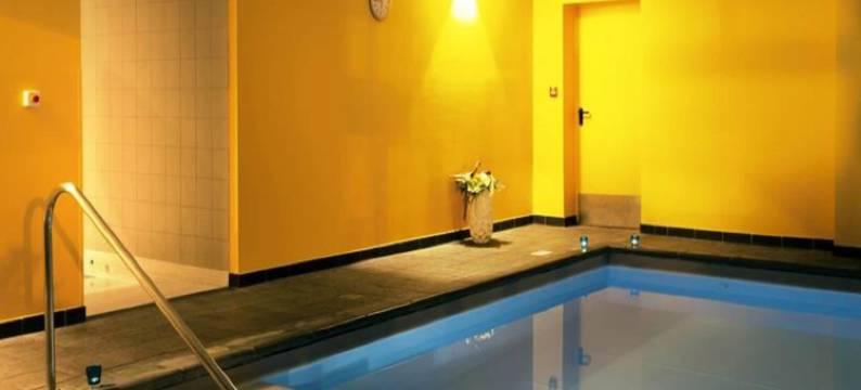 Apartment near Aeroscopia with Pool图片