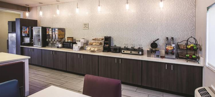 印第安纳波利斯北金字塔拉昆塔温德姆酒店(La Quinta Inn by Wyndham Indianapolis North at Pyramids)图片