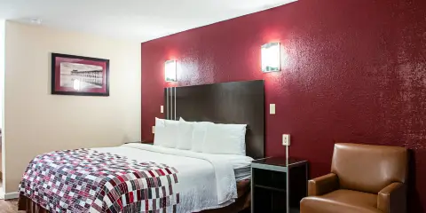 斯里德爾紅頂酒店