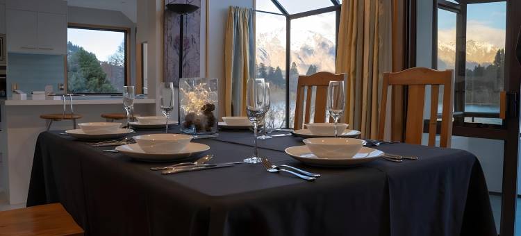 湖畔公寓(Lakefront Apartments,18 Lake Esplanade Road)图片