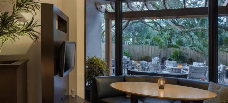 可可比奇海滩卡纳维拉尔角万怡酒店(Courtyard Cocoa Beach Cape Canaveral)图片