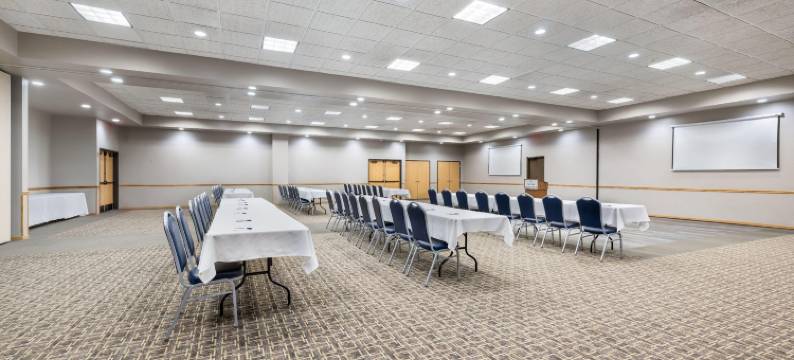 阿伯丁活动中心温德姆美吟温德姆酒店(AmericInn by Wyndham Aberdeen Event Center)图片