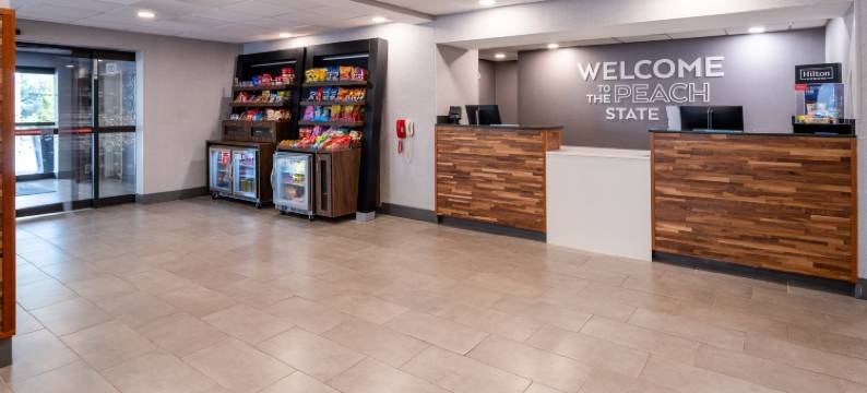 希尔顿欢朋酒店-科默斯(Hampton Inn Commerce)图片