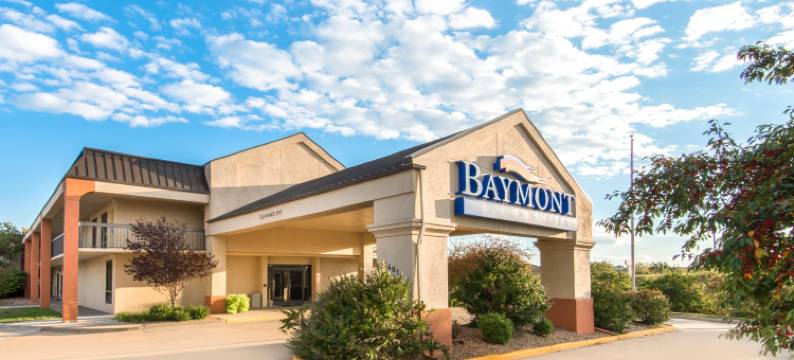 托皮卡呗盟套房酒店(Baymont by Wyndham Topeka)图片
