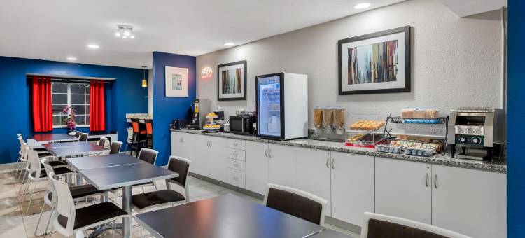 格林维尔麦客达套房酒店(Microtel Inn & Suites by Wyndham Greenville / Woodruff Rd)图片