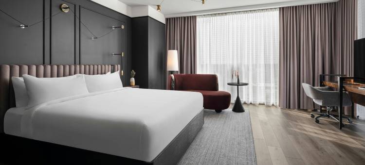 西密尔沃基万丽酒店(Renaissance Milwaukee West Hotel)图片