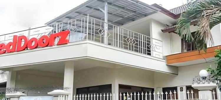 红多兹伊斯兰酒店@婆罗浮屠路口(RedDoorz at Simpang Borobudur)图片