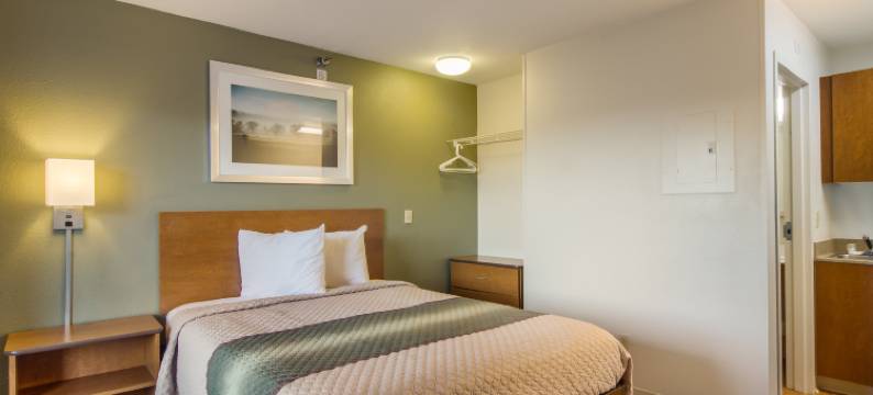 丹佛格兰岱尔樱桃溪霍姆汤开放式公寓酒店(HomeTowne Studios Denver - Glendale/ Cherry Creek)图片