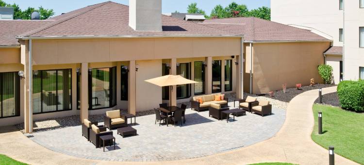 亨茨维尔大学大道万怡酒店(Courtyard Huntsville University Drive)图片