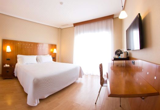 NH San Pedro Hotel Overview