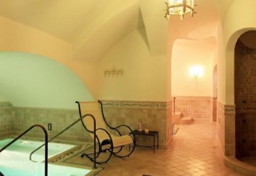 Hotel Reine Victoria Hotel Overview